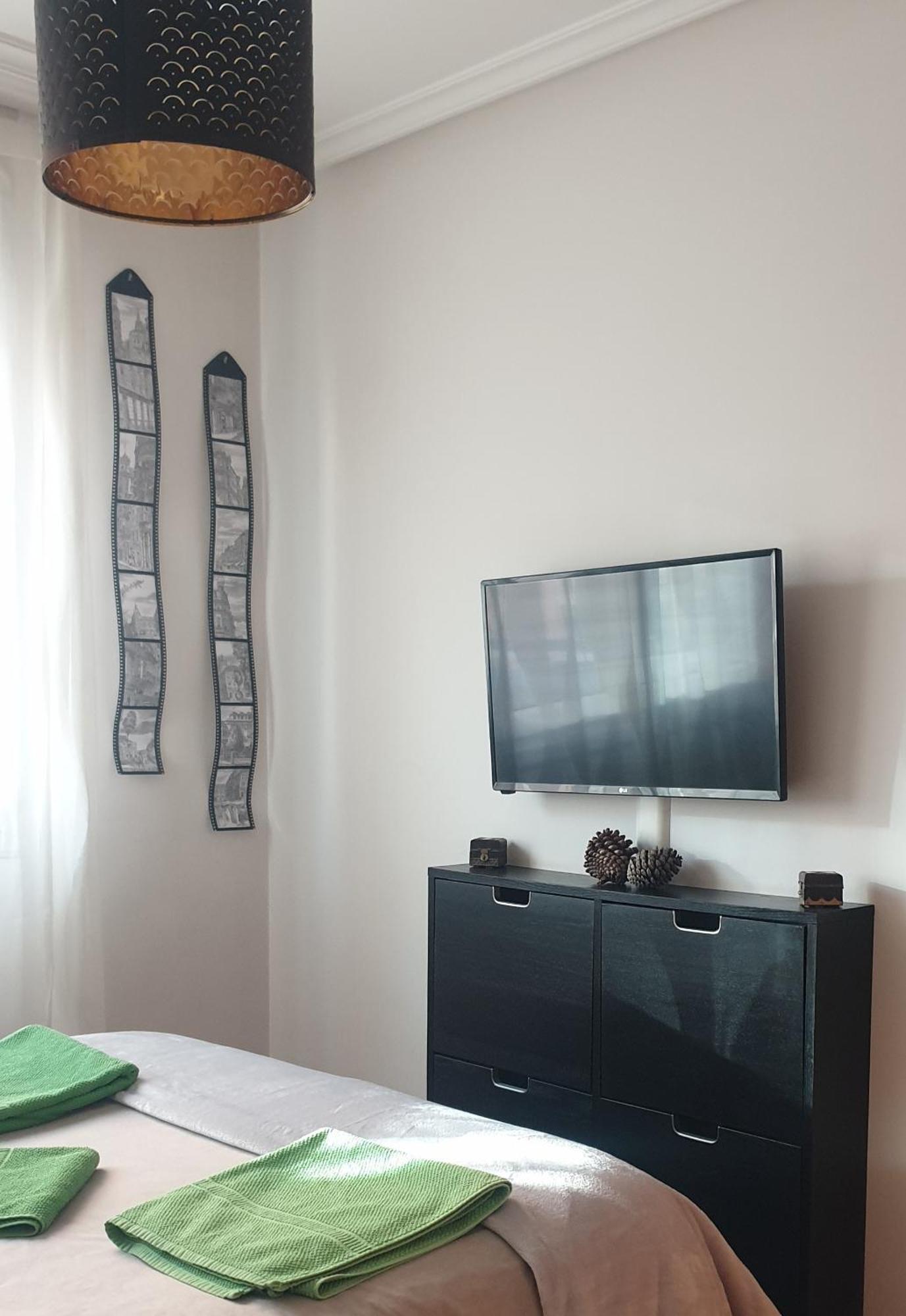 Apartamento "Los Prados" Wifi Y Parking Овьедо Экстерьер фото