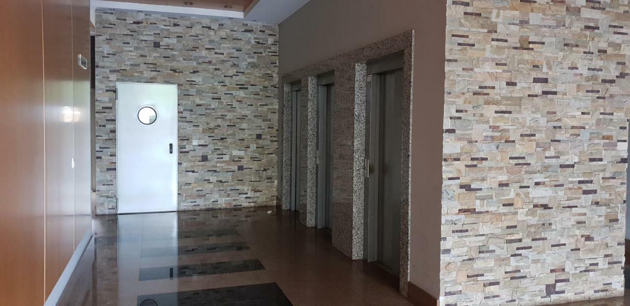 Apartamento "Los Prados" Wifi Y Parking Овьедо Экстерьер фото